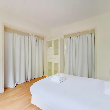 アパート Cosy With Balcony- 3br 5p- Tour-eiffel パリ
